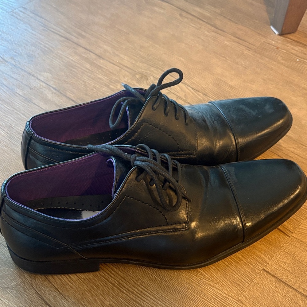Perry Ellis Black Leather Oxfords with Purple Lining